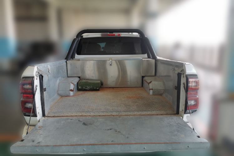 Used Great Wall King Kong Poer 2022 2.0T Manual Diesel 4x4 Elite Long-Box Version GW4D20M Trunk