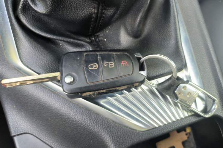 Used Great Wall King Kong Poer 2022 2.0T Manual Gasoline Two-Wheel-Drive Elite Version with Long Bed – GW4C20B Vehicle Key