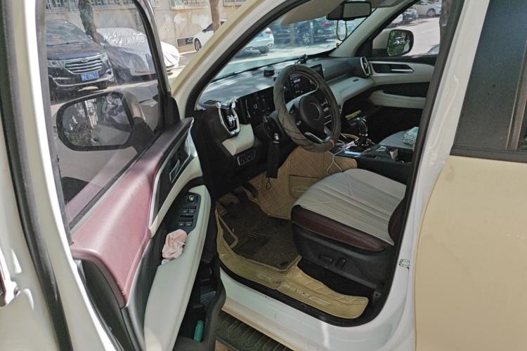 Used Great Wall King Kong Poer 2022 2.0T Manual Gasoline 4x4 Elite Version with Extended Cabin – GW4C20B Driver Seat