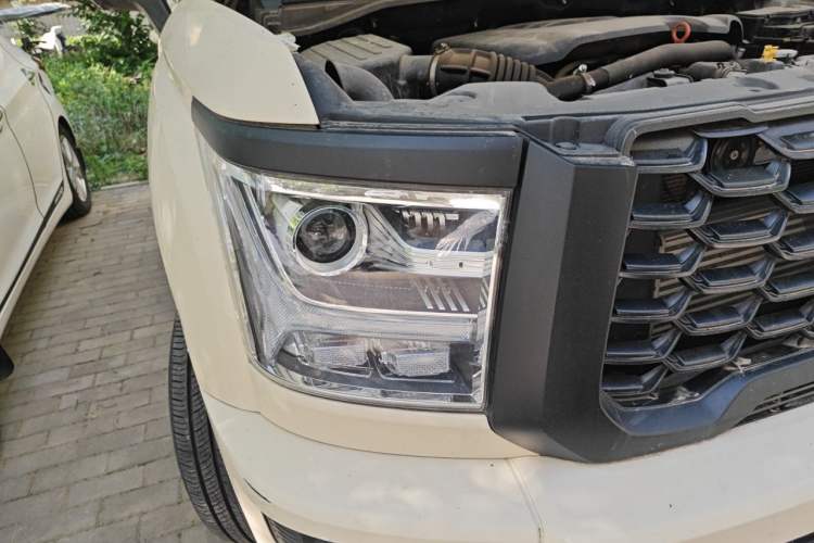 Used Great Wall King Kong Poer 2022 2.0T Manual Gasoline 4x4 Elite Version with Extended Cabin – GW4C20B Right Front Headlight