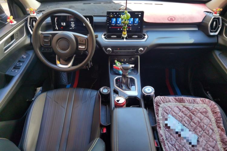 Used Great Wall King Kong Poer 2023 2.0T Automatic Diesel Two-Wheel-Drive Elite Version Flatbed GW4D20M Center Console