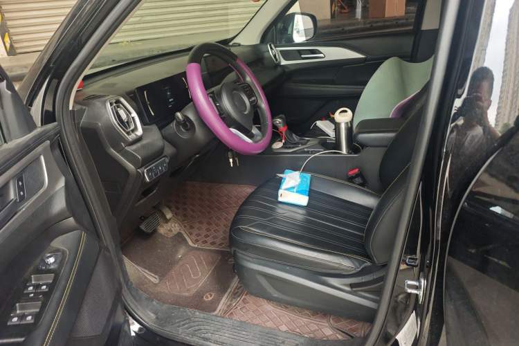Used Great Wall King Kong Poer 2023 2.0T Automatic Diesel Two-Wheel Drive Elite Version with Long Bed – GW4D20M Driver Seat