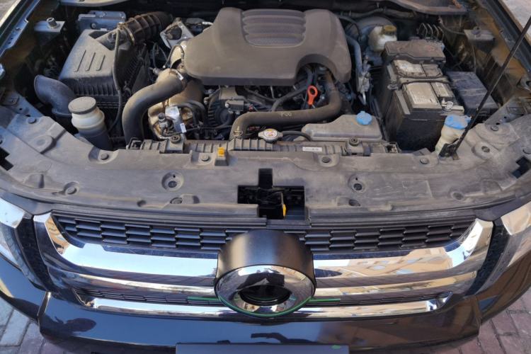 Used Great Wall King Kong Poer 2023 2.0T Automatic Diesel Two-Wheel-Drive Elite Version Flatbed GW4D20M Engine Bay