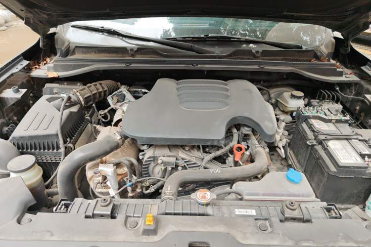 Used Great Wall King Kong Poer 2023 2.0T Manual Diesel Two-Wheel Drive Elite Version Standard Cab GW4D20M Engine Bay
