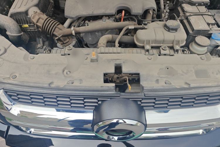 Used Great Wall King Kong Poer 2023 2.0T Automatic Gasoline 4x4 Elite Trim Standard Box GW4C20C Engine Bay
