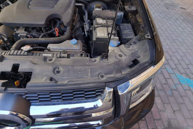 Used Great Wall King Kong Poer 2023 2.0T Automatic Diesel Two-Wheel-Drive Elite Version Flatbed GW4D20M Engine Bay Left