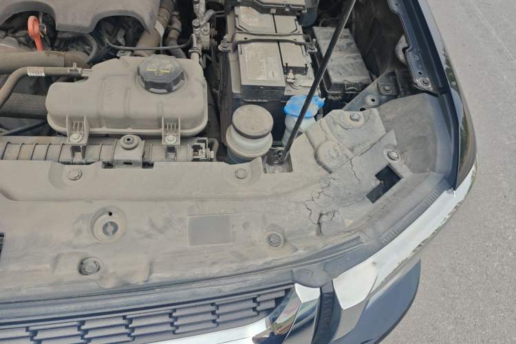 Used Great Wall King Kong Poer 2023 2.0T Automatic Gasoline 4x4 Elite Trim Standard Box GW4C20C Engine Bay Left