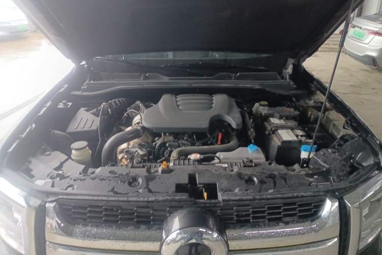 Used Great Wall King Kong Poer 2023 2.0T Automatic Diesel Two-Wheel Drive Elite Version with Long Bed – GW4D20M Engine Bay