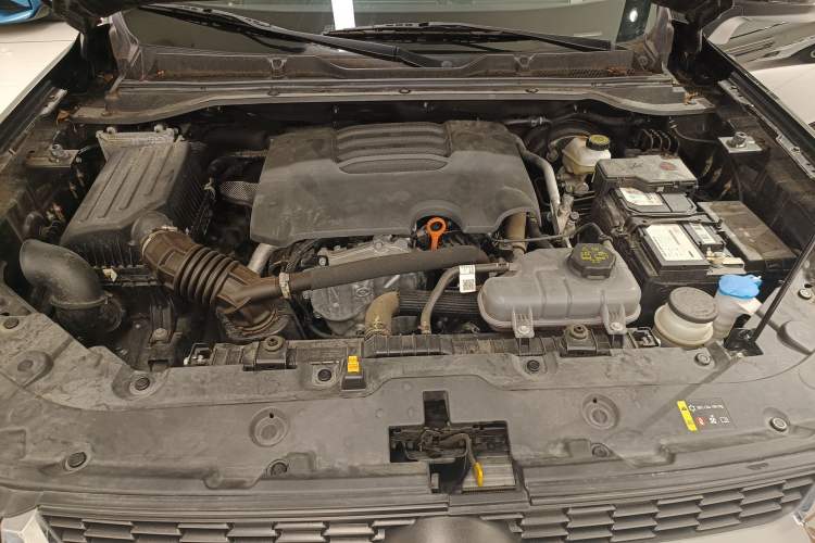 Used Great Wall King Kong Poer 2023 2.0T Automatic Gasoline Two-Wheel-Drive Elite Version Flatbed GW4C20C Engine Bay