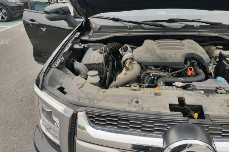 Used Great Wall King Kong Poer 2023 2.0T Automatic Diesel Two-Wheel Drive Elite Version with Long Bed – GW4D20M Engine Bay Right