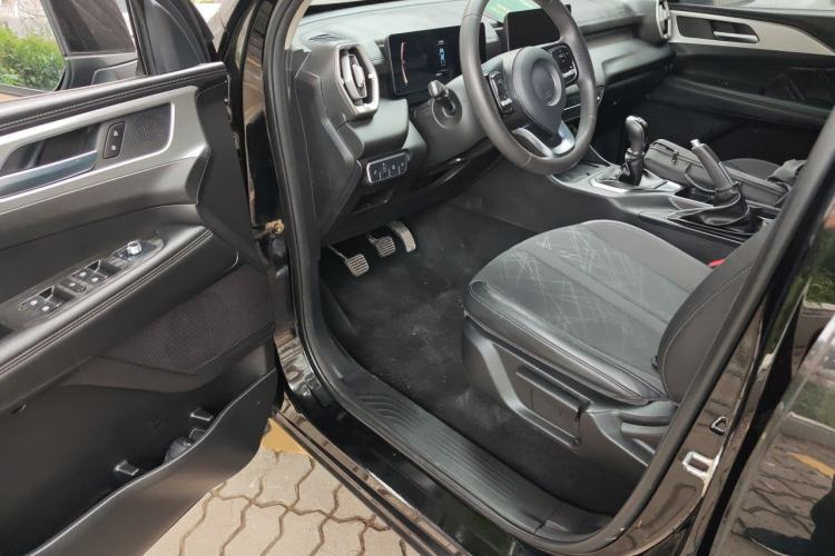 Used Great Wall King Kong Poer 2023 2.0T Manual Diesel Two-Wheel Drive Elite Version Standard Cab GW4D20M Interior 3