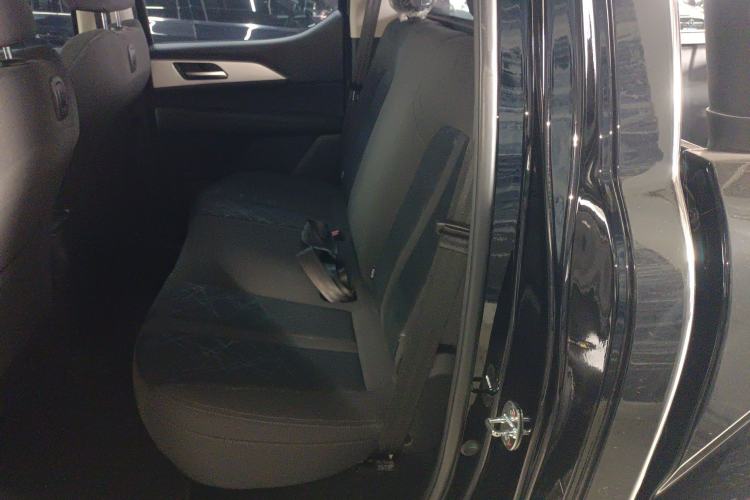 Used Great Wall King Kong Poer 2023 2.0T Manual Gasoline Two-Wheel-Drive Entrepreneurial Standard Cab GW4C20C Interior 4