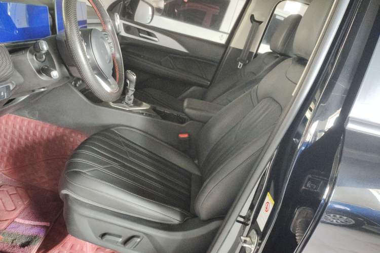 Used Great Wall King Kong Poer 2023 2.0T Manual Gasoline Two-Wheel Drive Navigation Version Long Bed Flatbed – GW4C20C Left Front Seat