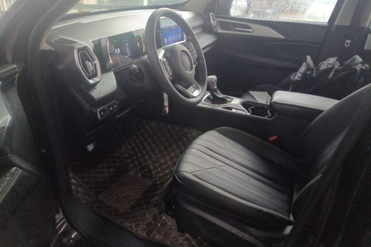 Used Great Wall King Kong Poer 2023 2.0T Automatic Diesel Two-Wheel Drive Elite Version with Long Bed – GW4D20M Left Front Seat