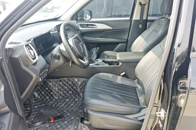 Used Great Wall King Kong Poer 2023 2.0T Automatic Diesel 4x4 Elite Edition Flatbed GW4D20M Left Front Seat
