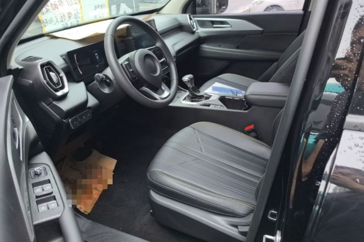 Used Great Wall King Kong Poer 2023 2.0T Automatic Diesel Two-Wheel Drive Elite Version with Long Bed – GW4D20M Left Front Seat