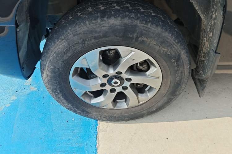 Used Great Wall King Kong Poer 2023 2.0T Automatic Diesel 4x4 Elite Edition Flatbed GW4D20M Left Front Wheel Hub
