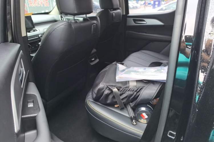 Used Great Wall King Kong Poer 2023 2.0T Automatic Diesel Two-Wheel Drive Elite Version with Long Bed – GW4D20M Left Rear Seat