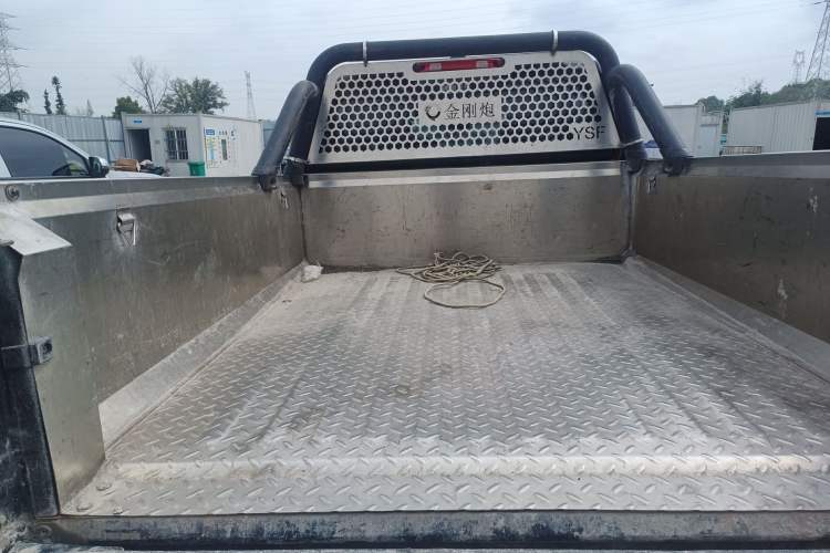 Used Great Wall King Kong Poer 2023 2.0T Manual Diesel Two-Wheel Drive Elite Version Long Bed Flatbed – GW4D20M Trunk