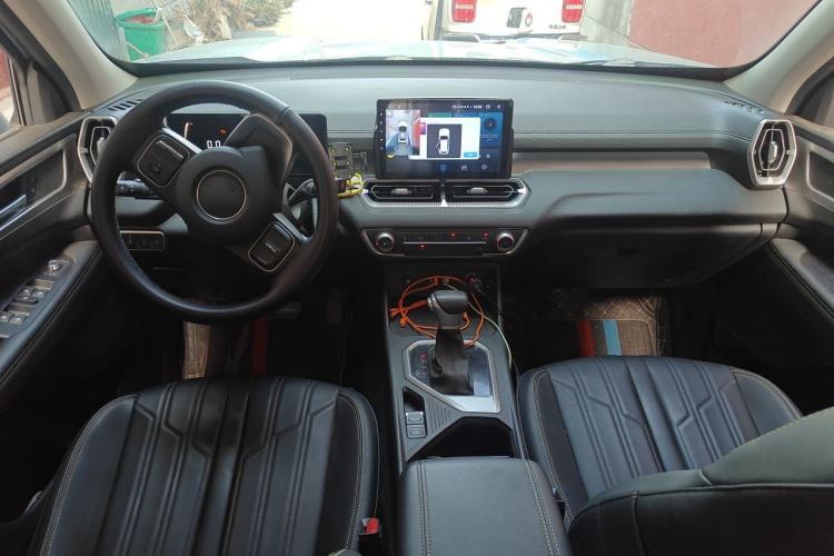 Used Great Wall King Kong Poer 2023 2.0T Automatic Diesel Two-Wheel-Drive Elite Version Flatbed GW4D20M Center Console