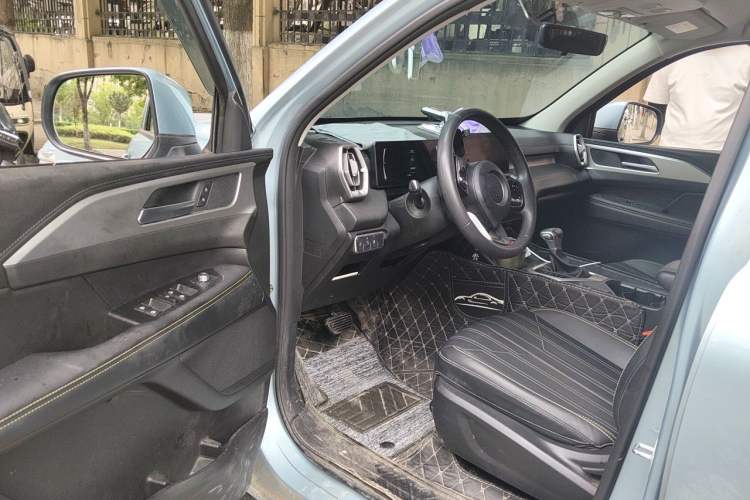 Used Great Wall King Kong Poer 2023 2.0T Automatic Gasoline Two-Wheel-Drive Elite Version Flatbed GW4C20C Driver Seat