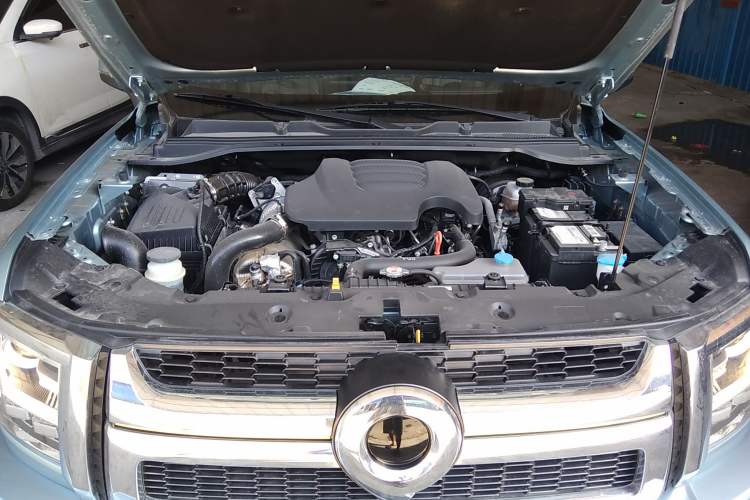 Used Great Wall King Kong Poer 2023 2.0T Automatic Diesel Two-Wheel-Drive Elite Version Flatbed GW4D20M Engine Bay