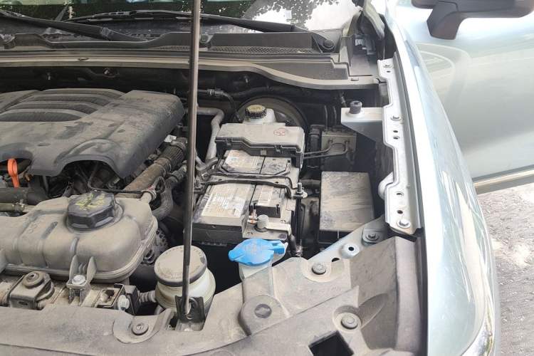 Used Great Wall King Kong Poer 2023 2.0T Automatic Gasoline Two-Wheel-Drive Elite Version Flatbed GW4C20C Engine Bay Left