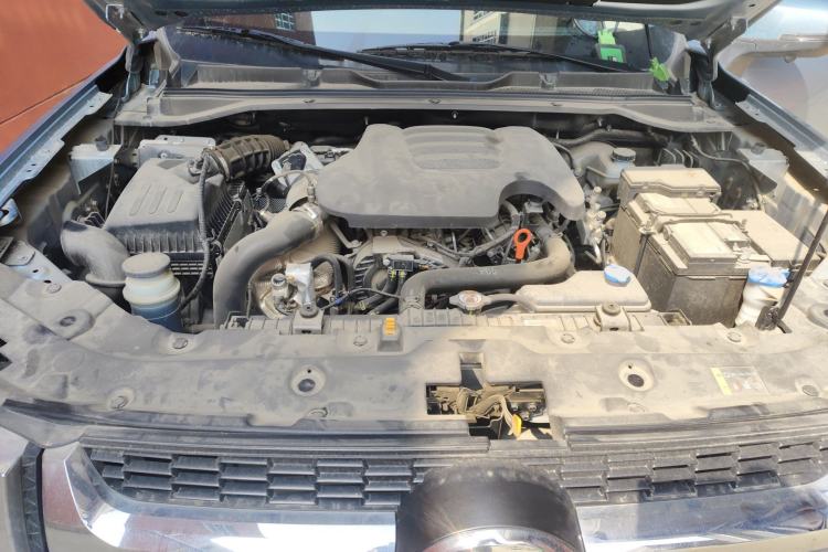 Used Great Wall King Kong Poer 2023 2.0T Automatic Diesel Two-Wheel-Drive Elite Version Flatbed GW4D20M Engine Bay