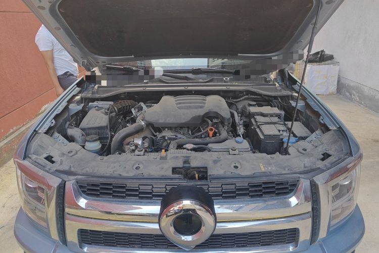 Used Great Wall King Kong Poer 2023 2.0T Automatic Diesel Two-Wheel-Drive Elite Version Flatbed GW4D20M Engine Bay