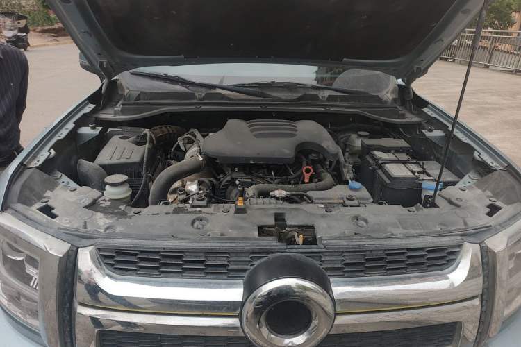 Used Great Wall King Kong Poer 2023 2.0T Automatic Diesel Two-Wheel-Drive Elite Version Flatbed GW4D20M Engine Bay