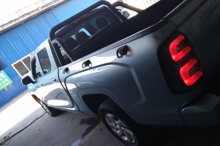 Used Great Wall King Kong Poer 2023 2.0T Automatic Diesel Two-Wheel-Drive Elite Version Flatbed GW4D20M Exterior 3