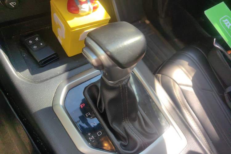 Used Great Wall King Kong Poer 2023 2.0T Automatic Diesel 4x4 Elite Edition Flatbed GW4D20M Gear Lever