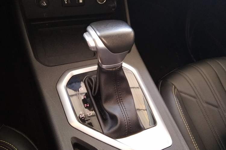 Used Great Wall King Kong Poer 2023 2.0T Automatic Diesel Two-Wheel-Drive Elite Version Flatbed GW4D20M Gear Lever
