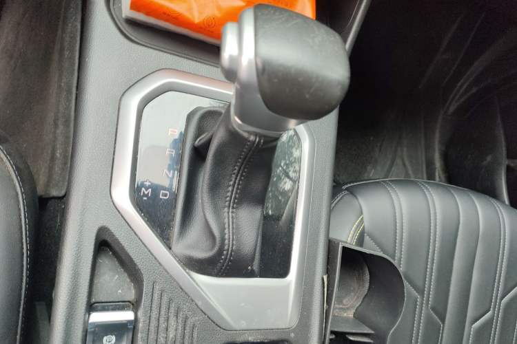 Used Great Wall King Kong Poer 2023 2.0T Automatic Diesel Two-Wheel-Drive Elite Version Flatbed GW4D20M Gear Lever