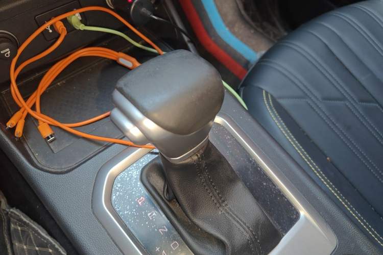 Used Great Wall King Kong Poer 2023 2.0T Automatic Diesel Two-Wheel-Drive Elite Version Flatbed GW4D20M Gear Lever