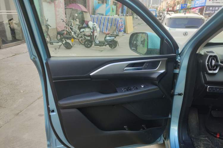 Used Great Wall King Kong Poer 2023 2.0T Automatic Diesel Two-Wheel Drive Elite Version with Long Bed – GW4D20M Left Front Door Interior
