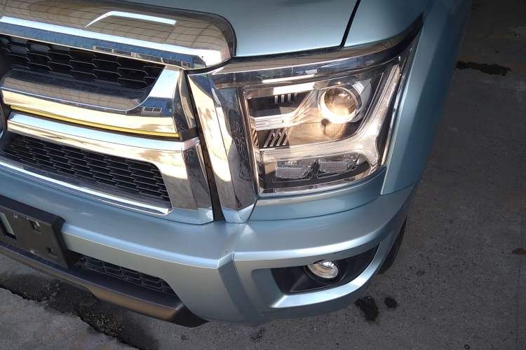 Used Great Wall King Kong Poer 2023 2.0T Automatic Diesel Two-Wheel-Drive Elite Version Flatbed GW4D20M Left Front Headlight