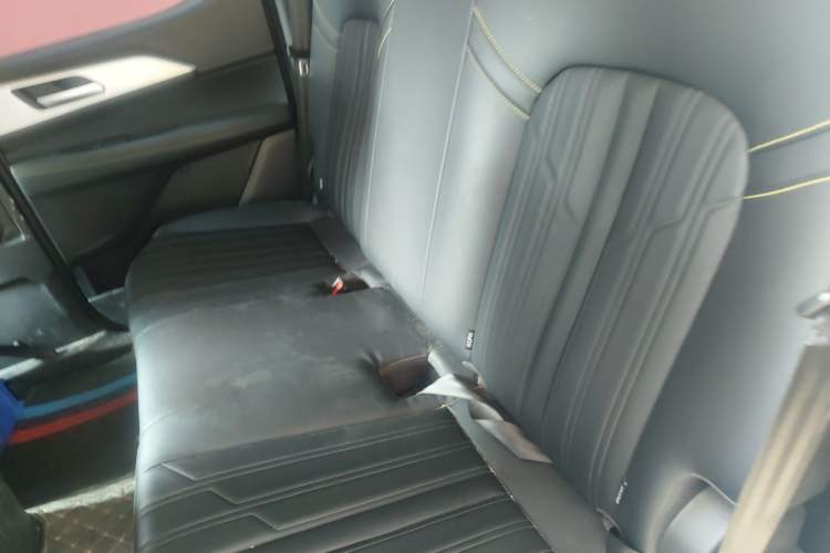 Used Great Wall King Kong Poer 2023 2.0T Automatic Diesel Two-Wheel-Drive Elite Version Flatbed GW4D20M Left Rear Seat
