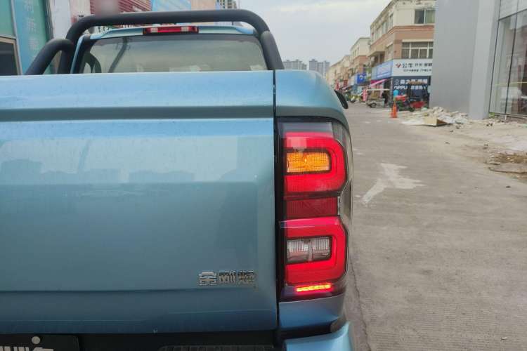 Used Great Wall King Kong Poer 2023 2.0T Automatic Diesel Two-Wheel Drive Elite Version with Long Bed – GW4D20M Right Rear Taillight