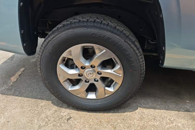 Used Great Wall King Kong Poer 2023 2.0T Automatic Diesel Two-Wheel-Drive Elite Version Flatbed GW4D20M Right Rear Wheel Hub