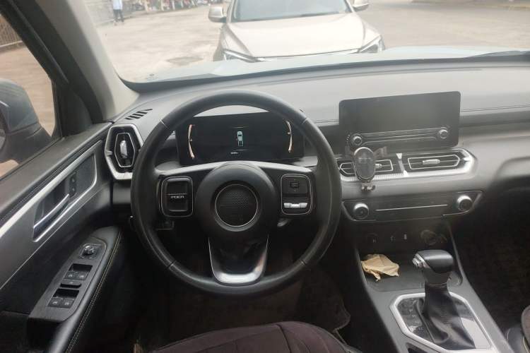 Used Great Wall King Kong Poer 2023 2.0T Automatic Diesel Two-Wheel-Drive Elite Version Flatbed GW4D20M Steering Wheel