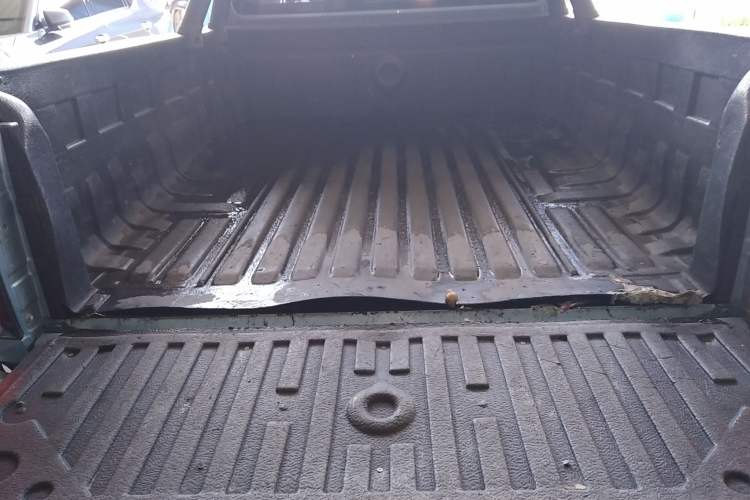 Used Great Wall King Kong Poer 2023 2.0T Automatic Diesel Two-Wheel-Drive Elite Version Flatbed GW4D20M Trunk