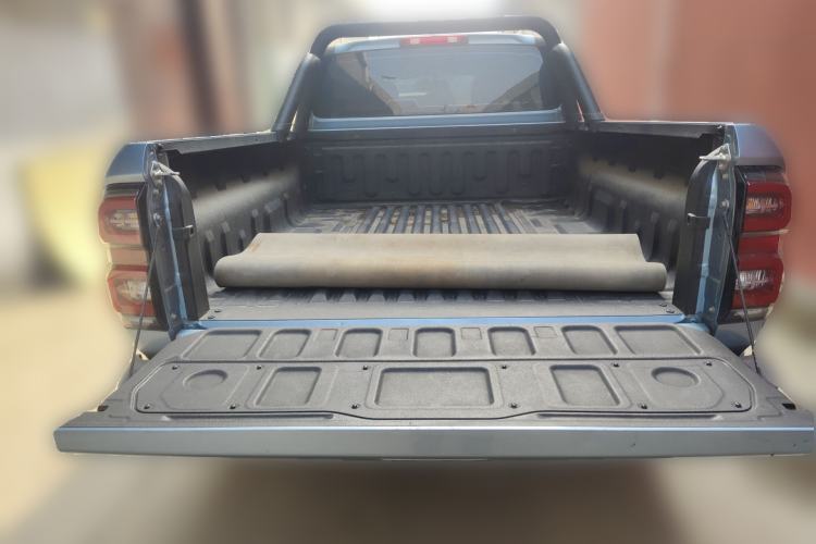 Used Great Wall King Kong Poer 2023 2.0T Automatic Diesel Two-Wheel-Drive Elite Version Flatbed GW4D20M Trunk