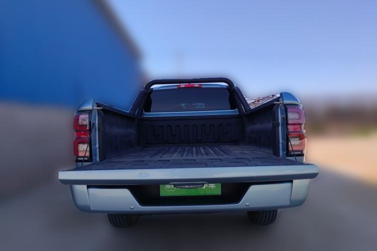 Used Great Wall King Kong Poer 2023 2.0T Automatic Diesel Two-Wheel-Drive Elite Version Flatbed GW4D20M Trunk