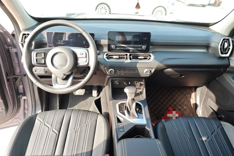 Used Great Wall King Kong Poer 2023 2.0T Automatic Gasoline Two-Wheel-Drive Elite Version Flatbed GW4C20C Center Console