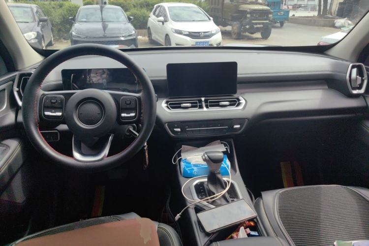 Used Great Wall King Kong Poer 2023 2.0T Automatic Gasoline Two-Wheel-Drive Elite Version Flatbed GW4C20C Center Console