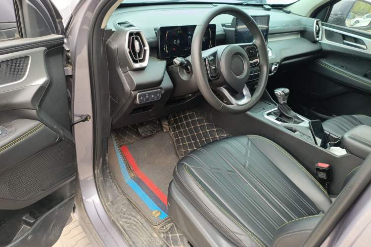 Used Great Wall King Kong Poer 2023 2.0T Automatic Diesel Two-Wheel-Drive Elite Version Flatbed GW4D20M Driver Seat