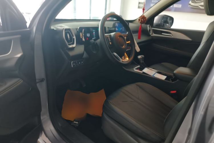 Used Great Wall King Kong Poer 2023 2.0T Automatic Diesel Two-Wheel-Drive Elite Version Flatbed GW4D20M Driver Seat