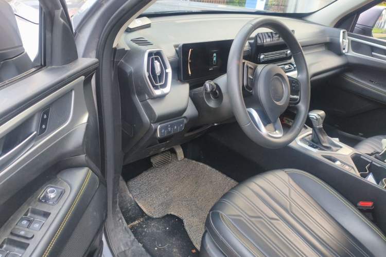 Used Great Wall King Kong Poer 2023 2.0T Automatic Diesel Two-Wheel Drive Elite Version with Long Bed – GW4D20M Driver Seat