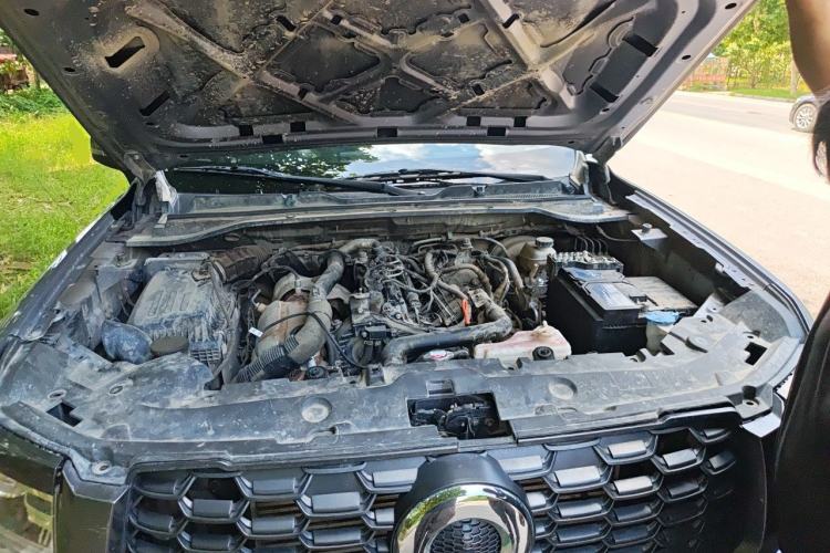 Used Great Wall King Kong Poer 2023 2.0T Manual Diesel Two-Wheel Drive Entrepreneurial Version with Long Bed – GW4D20M Engine Bay